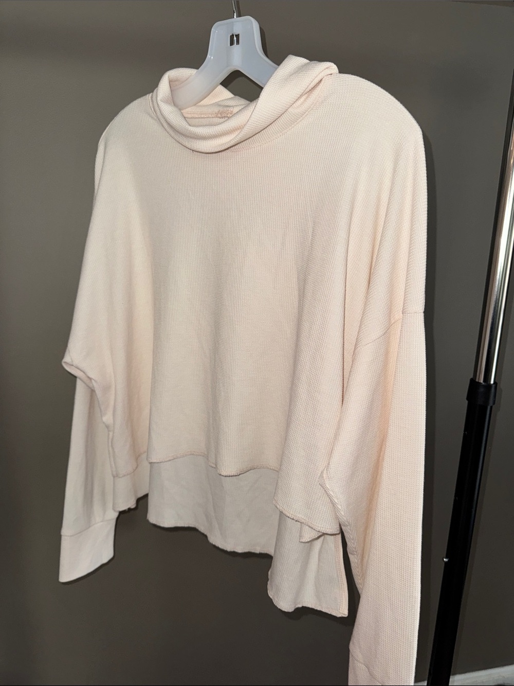 American Eagle Outfitters Cream Cowl Neck Long Sleeve Cropped Top